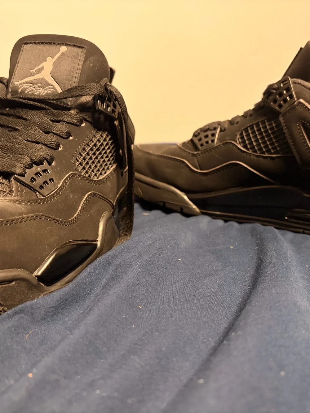 Jordan 4 black cat retros size 9